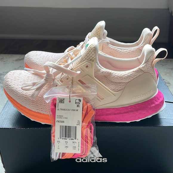 NWT Adidas Ultraboost DNA - Picture 2 of 9